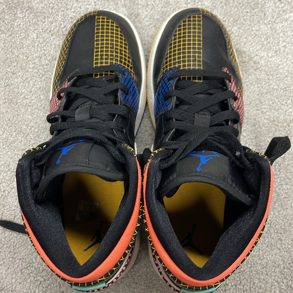 Air Jordan 1 Mid Basketball Sneakers - Size 5 Youth - Picture 7 of 7